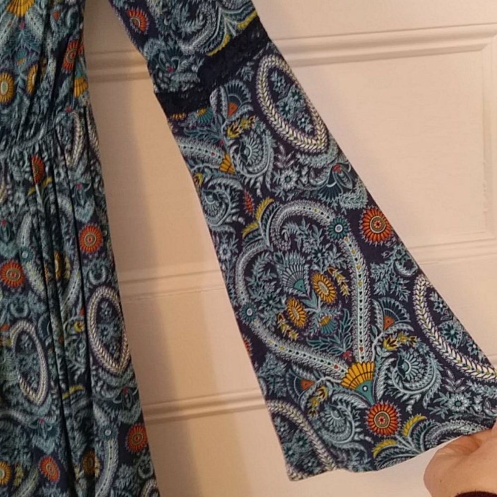 Dress - Picture 2 of 4